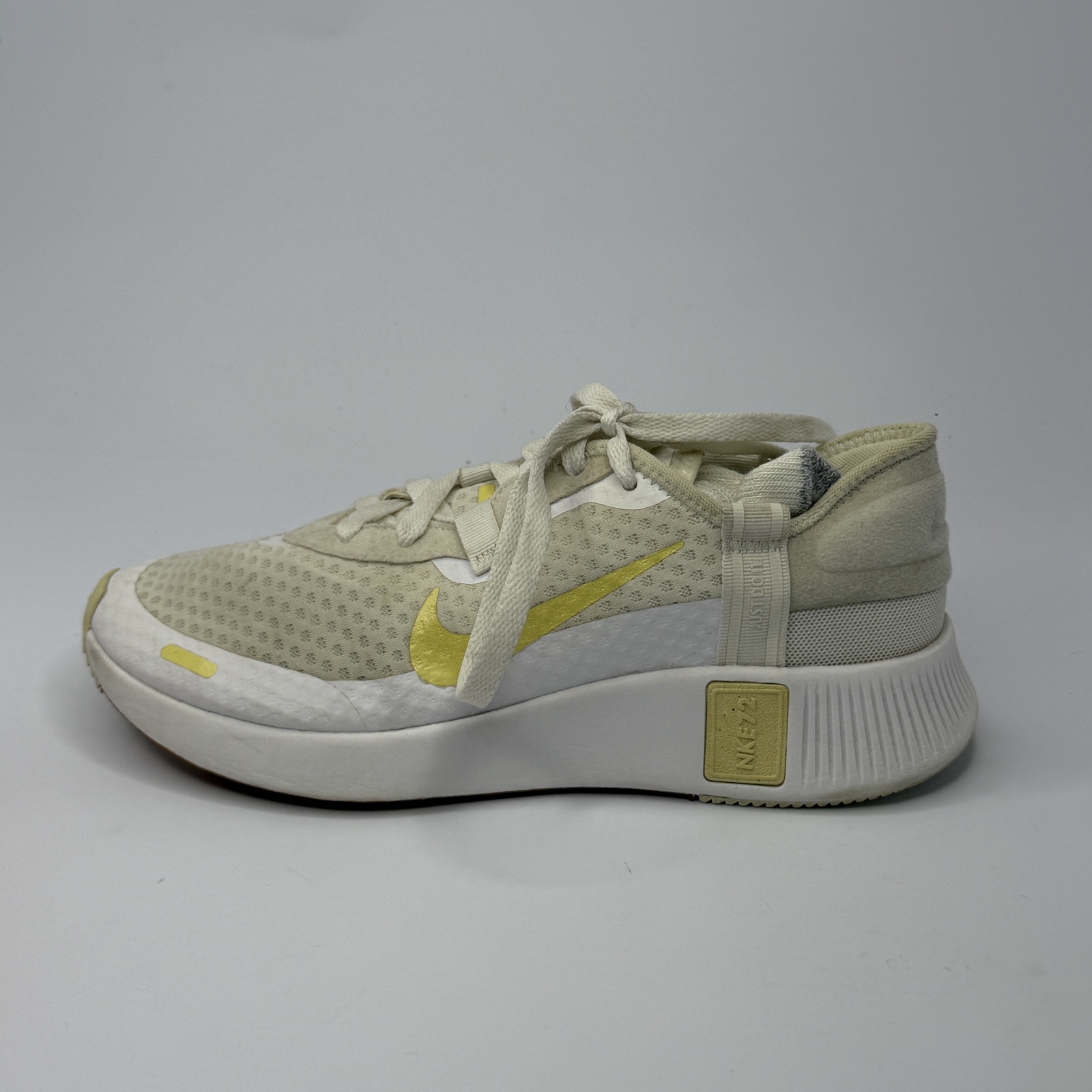 Reposto shoes,
