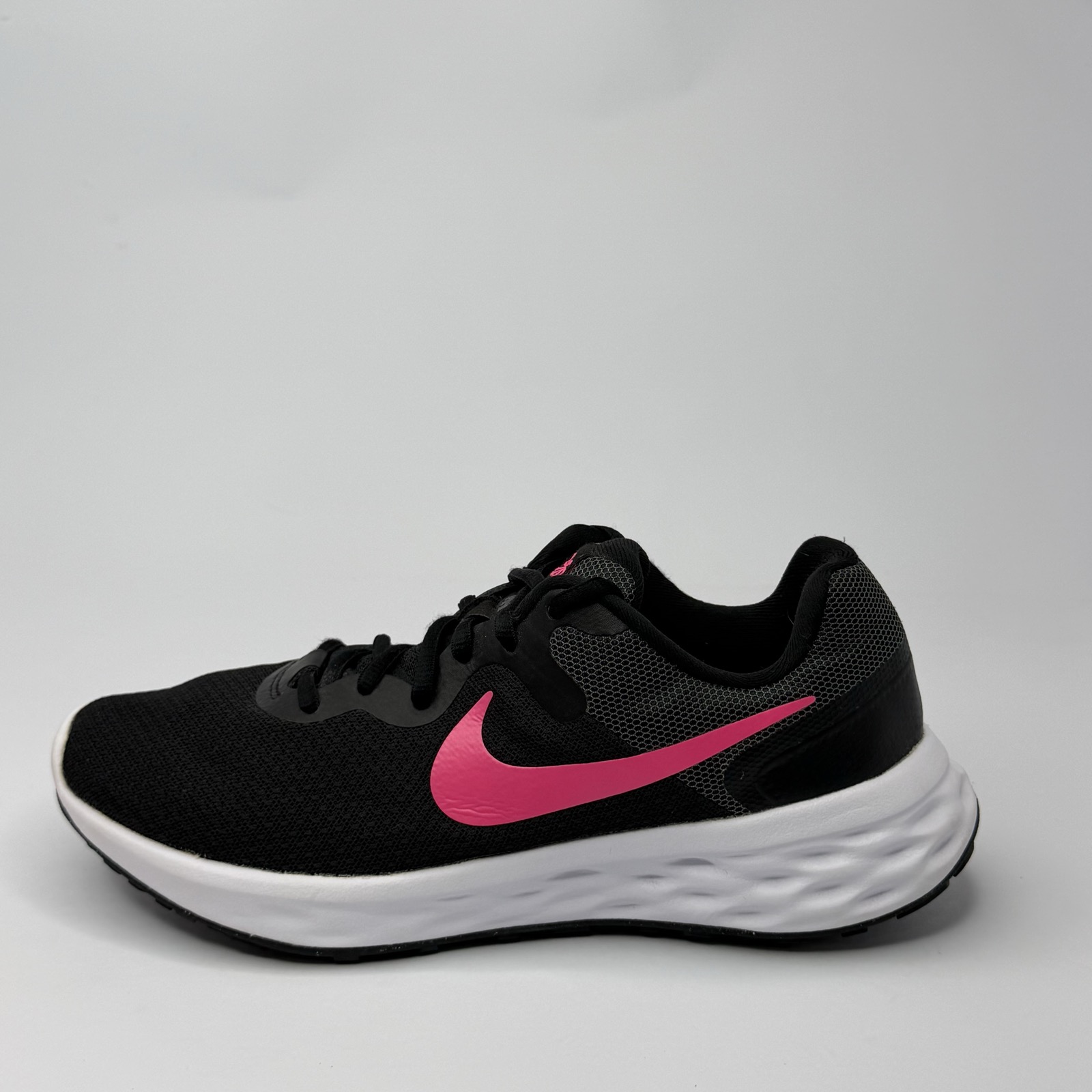 Nike Women's Revolution 6 