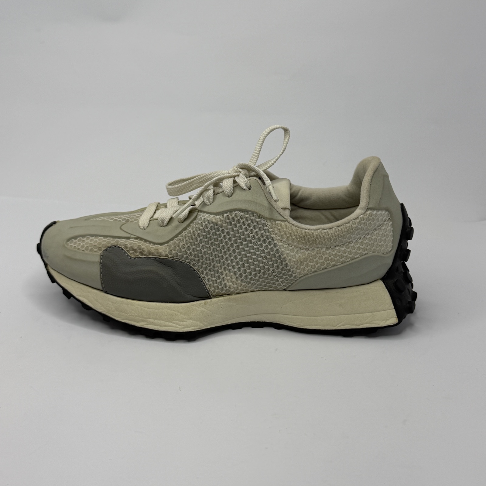 New Balance 327