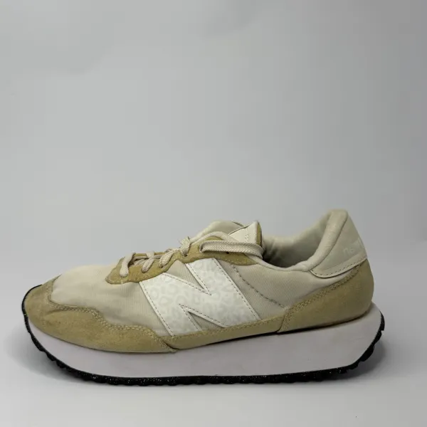 New Balance 237 Off White – used, Premium+ condition – size EU 39