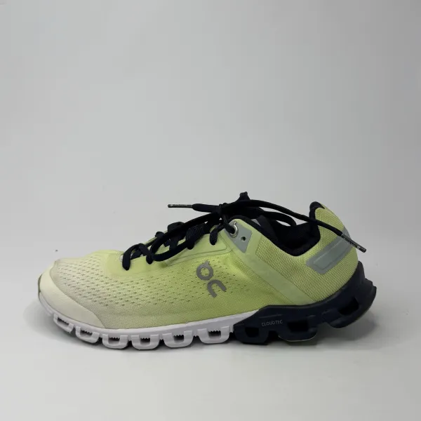 On Cloudflow 3 road Meadow / White, – used, Premium+ condition – size EU 39