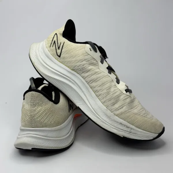 New Balance FuelCell Propel v4. Typically Listed As White With Black. – used, Premium+ condition – size EU 42 – photo 3