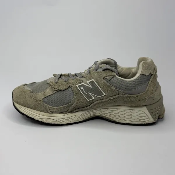 New Balance 2002R "Protection Pack" The 'Rain Cloud' Combines Neutral Grey, – used, Excellent condition – size EU 44