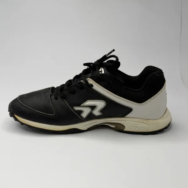ringor Flite Softball Turf  Black / White – used, Excellent condition – size EU 45