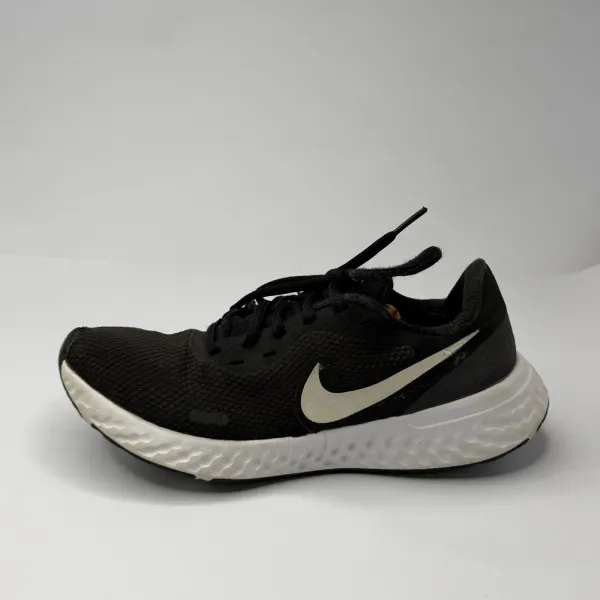 Nike revolution 5 Black White – used, Premium condition – size EU 39 – photo 2