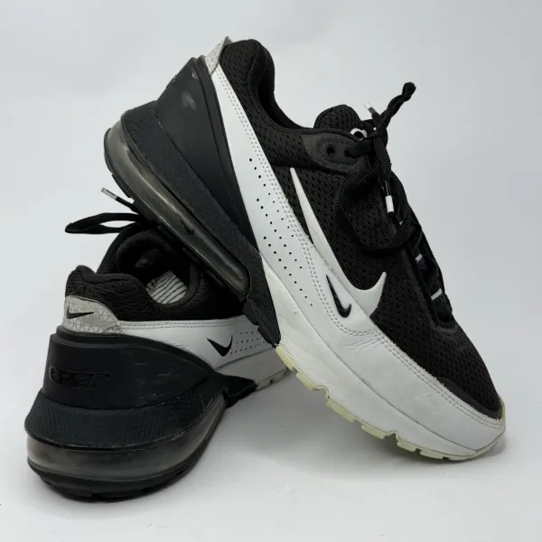 Nike Air Max Plus Black/White – used, Premium+ condition – size EU 42.5 – photo 3