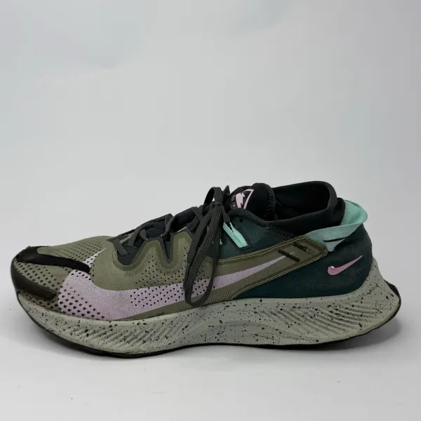 Nike Pegasus Trail 2 Seeweed/Sage Green – used, Premium+ condition – size EU 43