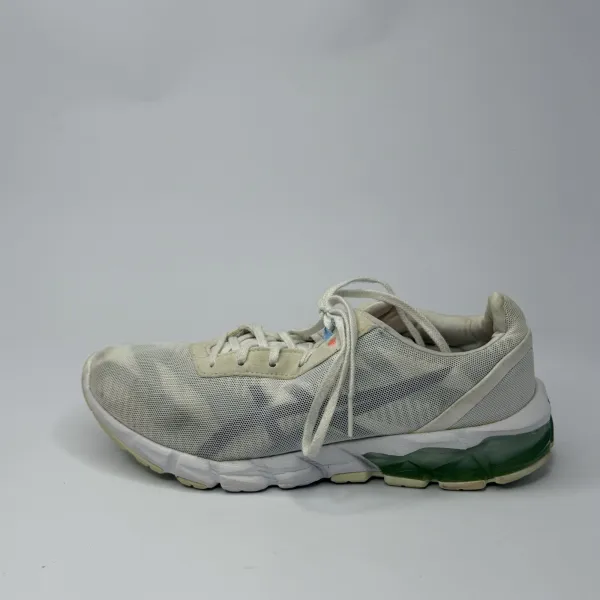 ASICS Gel Quantum model White Upper With A Green/Mint-Tinted Gel Midsole – used, Premium+ condition – size EU 40