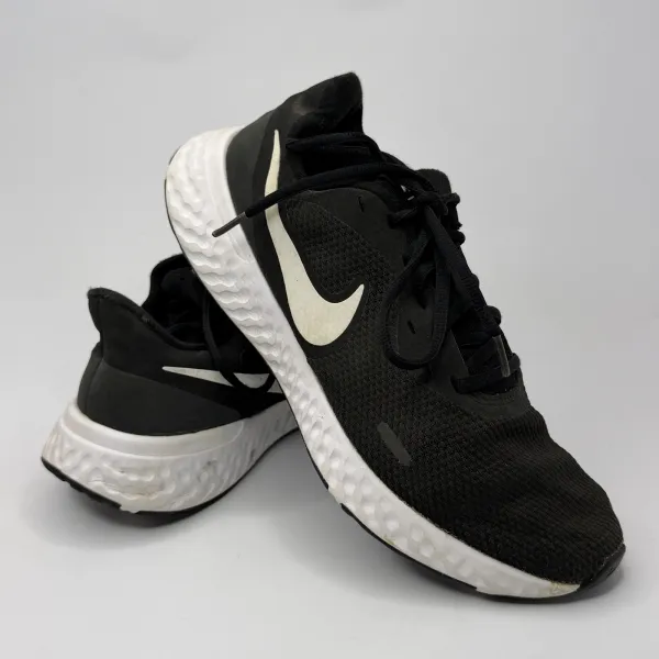 Nike Revolution 5 Black/White – used, Good condition – size EU 43 – photo 4